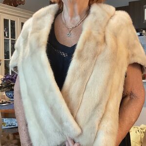 Elegant Cream Fur Shawl